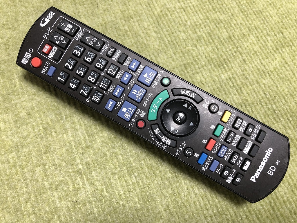 ☆ N2QAYB000912 Panasonic BDレコーダーリモコン 電池蓋が無く外観も綺麗ではありません。使えれば良い方に