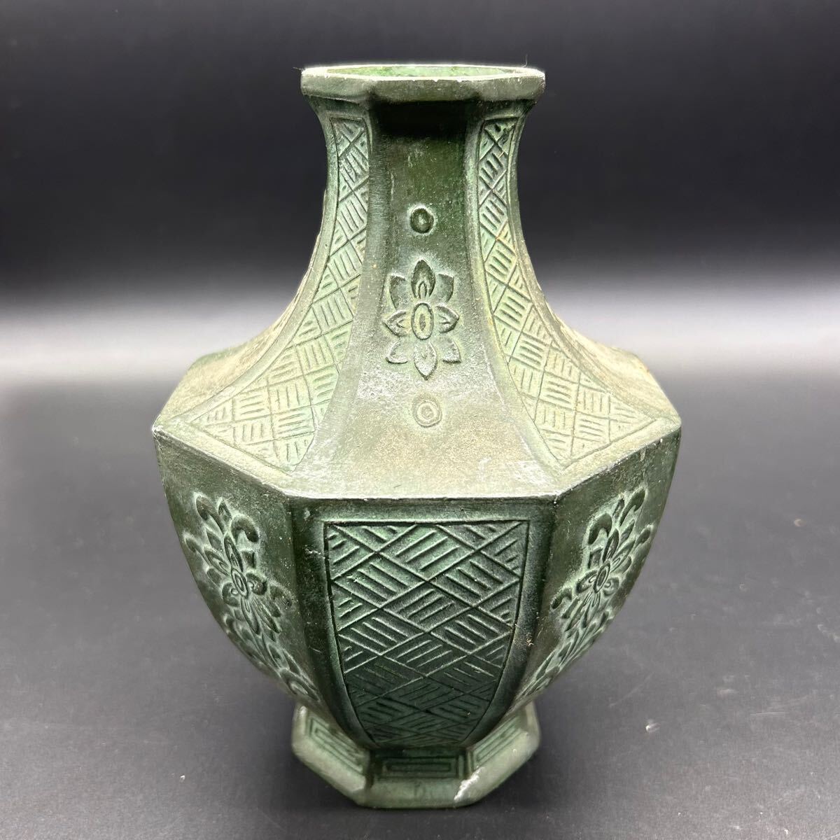 高岡銅器 渋谷鳳州 八角花器 花瓶 飾り壺 花入 置物 インテリア 高岡銅器 渋谷鳳州 八角花器 花瓶 飾り壺 花入 置物 インテリア