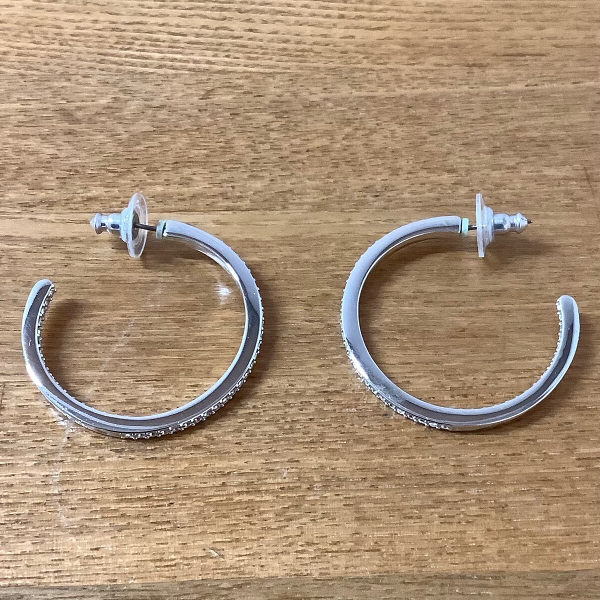 SWAROVSKI スワロフスキー フープピアス クリスタル ライン