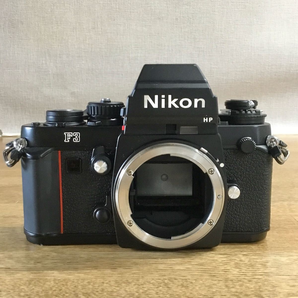 美品】Nikon ニコン F3 HP 一眼レフ フィルムカメラ NIKKOR 50mm 美品】Nikon ニコン F3 HP 一眼レフ フィルムカメラ NIKKOR 50mm