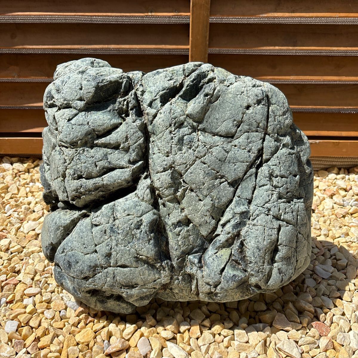 蛇紋石 蛇紋岩 庭石 厄除け 魔除け お守り 坪庭 枯山水 造園 蛇紋石 蛇紋岩 庭石 厄除け 魔除け お守り 坪庭 枯山水 造園