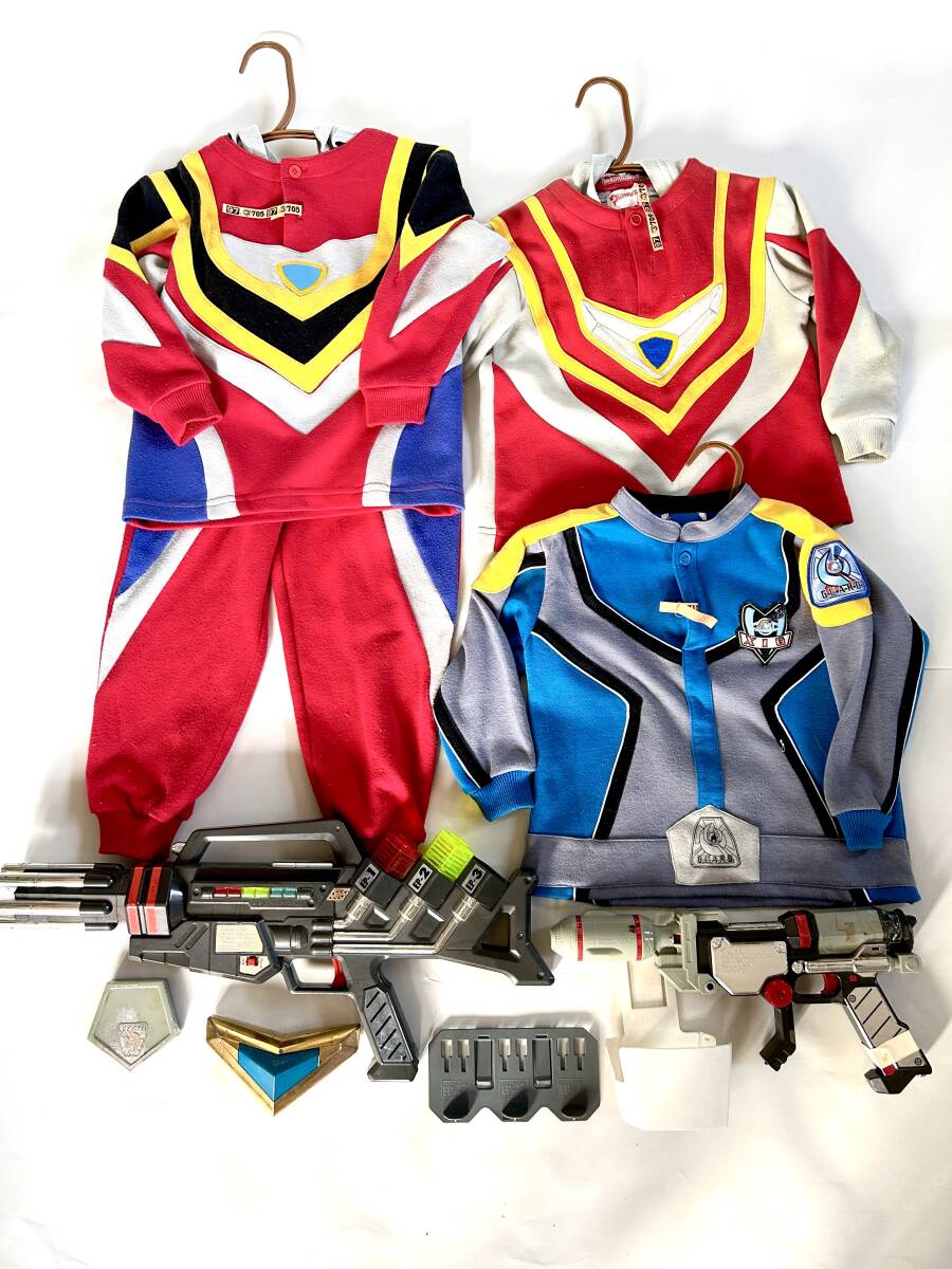 ウルトラマンガイア』隊員変身スーツセット、ジェクターガン XIG ウルトラマンガイア』隊員変身スーツセット、ジェクターガン XIG