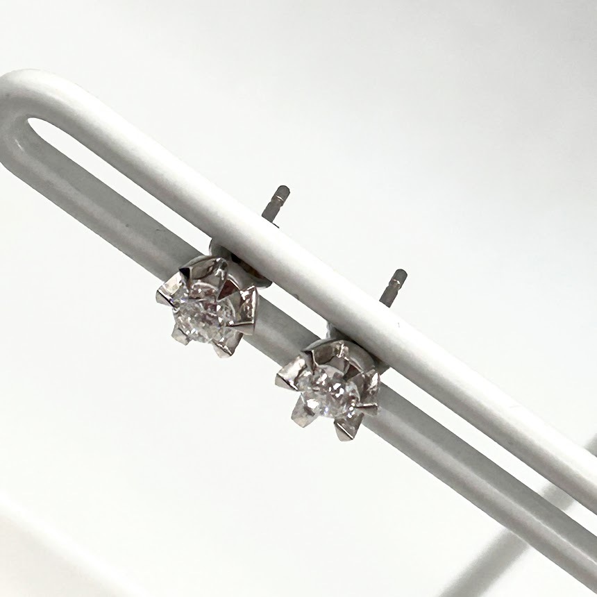 K-13】Pt 0.24 Pt850刻印 プラチナ ダイヤモンド ピアス K-13】Pt 0.24 Pt850刻印 プラチナ ダイヤモンド ピアス