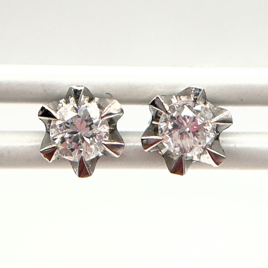 K-13】Pt 0.24 Pt850刻印 プラチナ ダイヤモンド ピアス K-13】Pt 0.24 Pt850刻印 プラチナ ダイヤモンド ピアス
