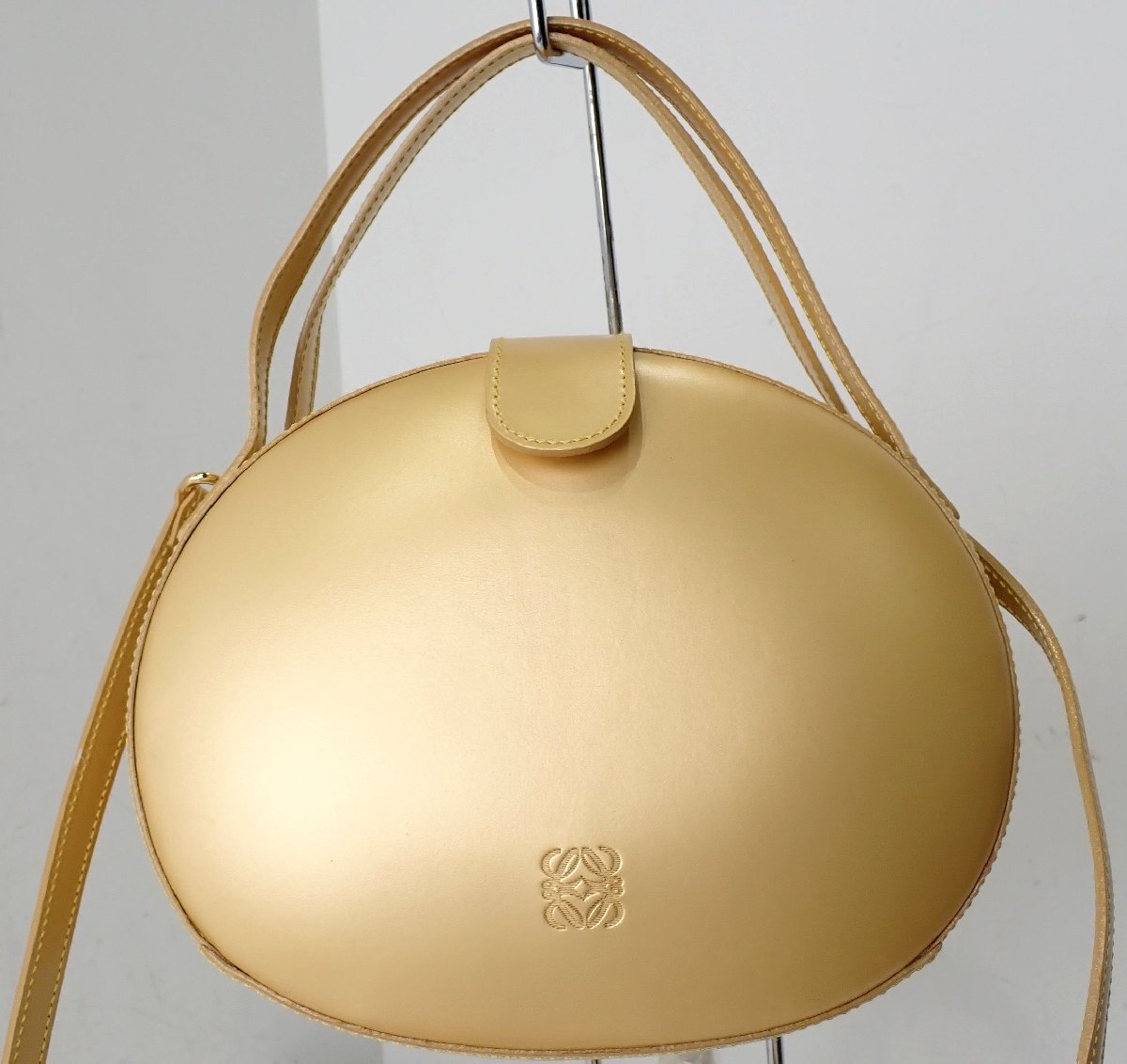 幻の逸品!ヴィンテージ 超美品 ロエベ 丸形 2WAY ショルダー 幻の逸品!ヴィンテージ 超美品 ロエベ 丸形 2WAY ショルダー