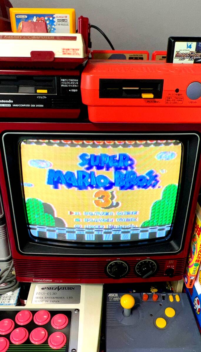 ほぼ未使用・本体極美品・動作確認済み〉FC 初代 ファミリー ほぼ未使用・本体極美品・動作確認済み〉FC 初代 ファミリー