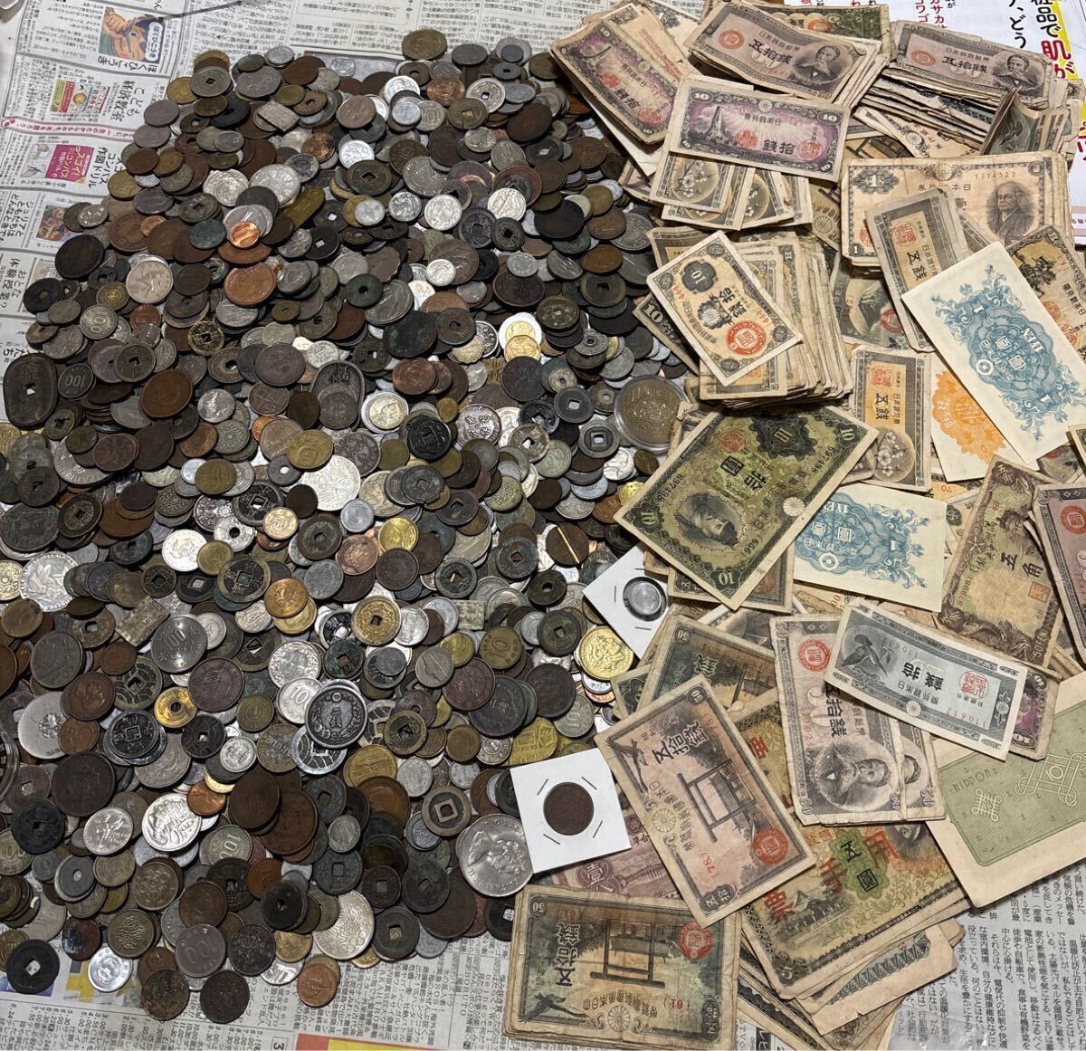 古銭・紙幣などまとめて 約7.5kg 一部レプリカ含む 100円銀貨 古銭・紙幣などまとめて 約7.5kg 一部レプリカ含む 100円銀貨