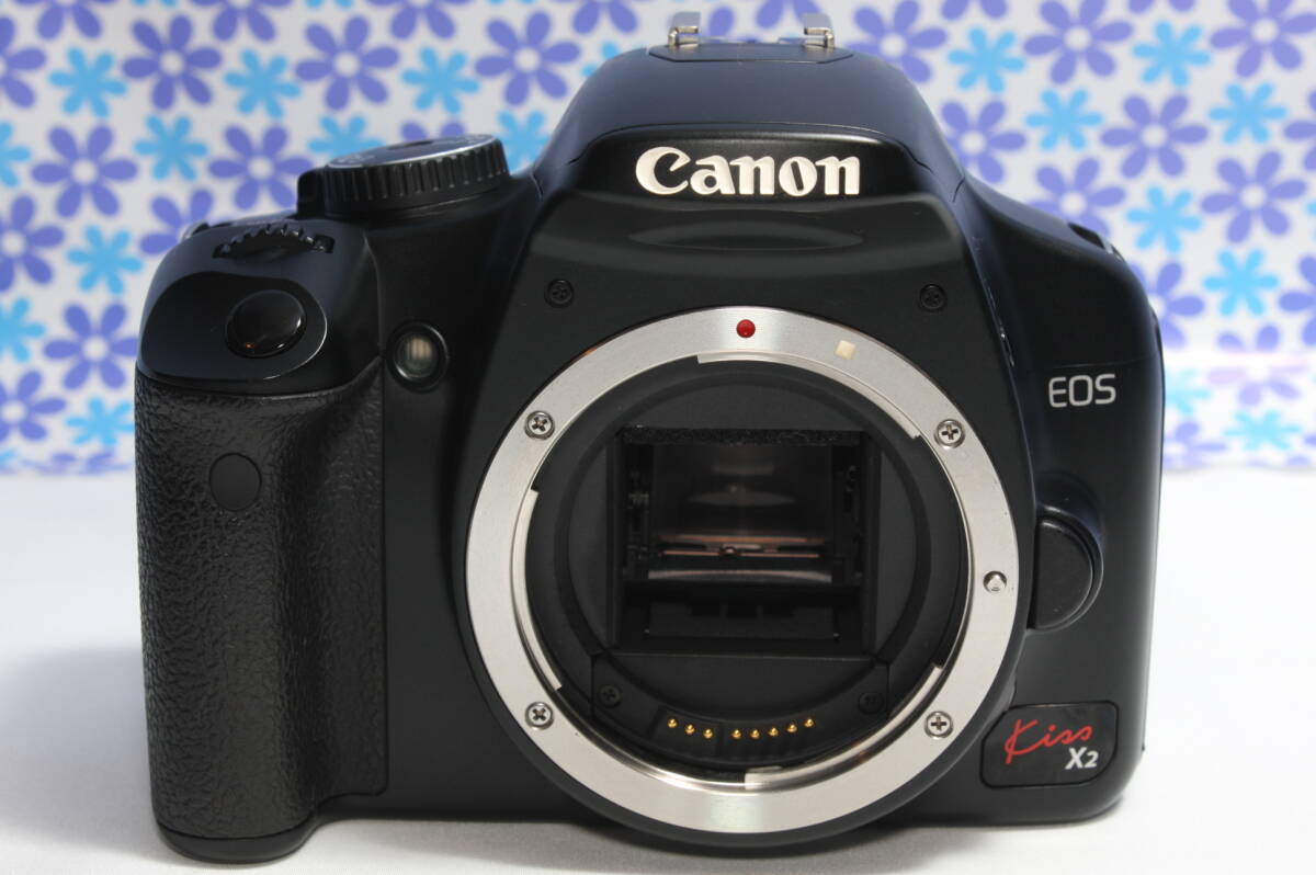 極上美品 Canon キャノン kiss X2 高画質 軽量・コンパクト 極上美品 Canon キャノン kiss X2 高画質 軽量・コンパクト