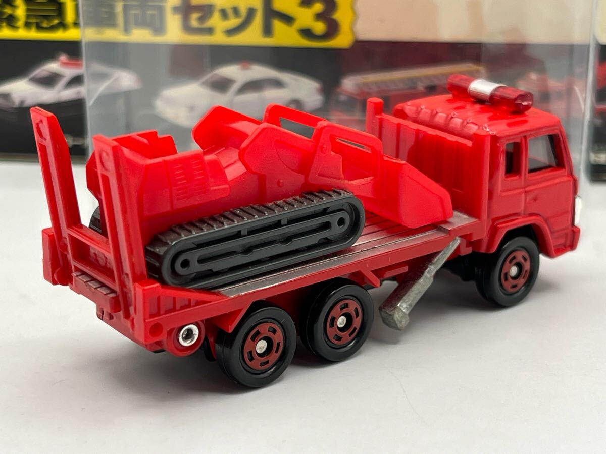 【正規品直輸入】 即決有☆トミカ ブルドーザー 日野 消防用重機運搬車 ギフト 商用車、公用車