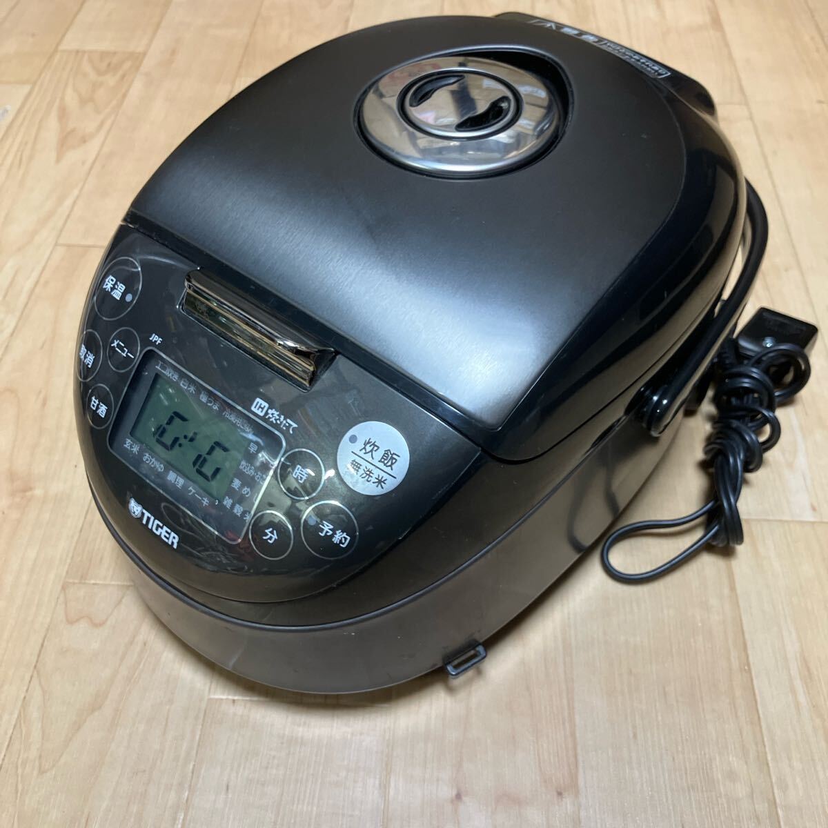 タイガー TIGER IH炊飯ジャー 炊飯器 PF-55BK 18年製 保証付 3合 タイガー TIGER IH炊飯ジャー 炊飯器 PF-55BK 18年製 保証付 3合