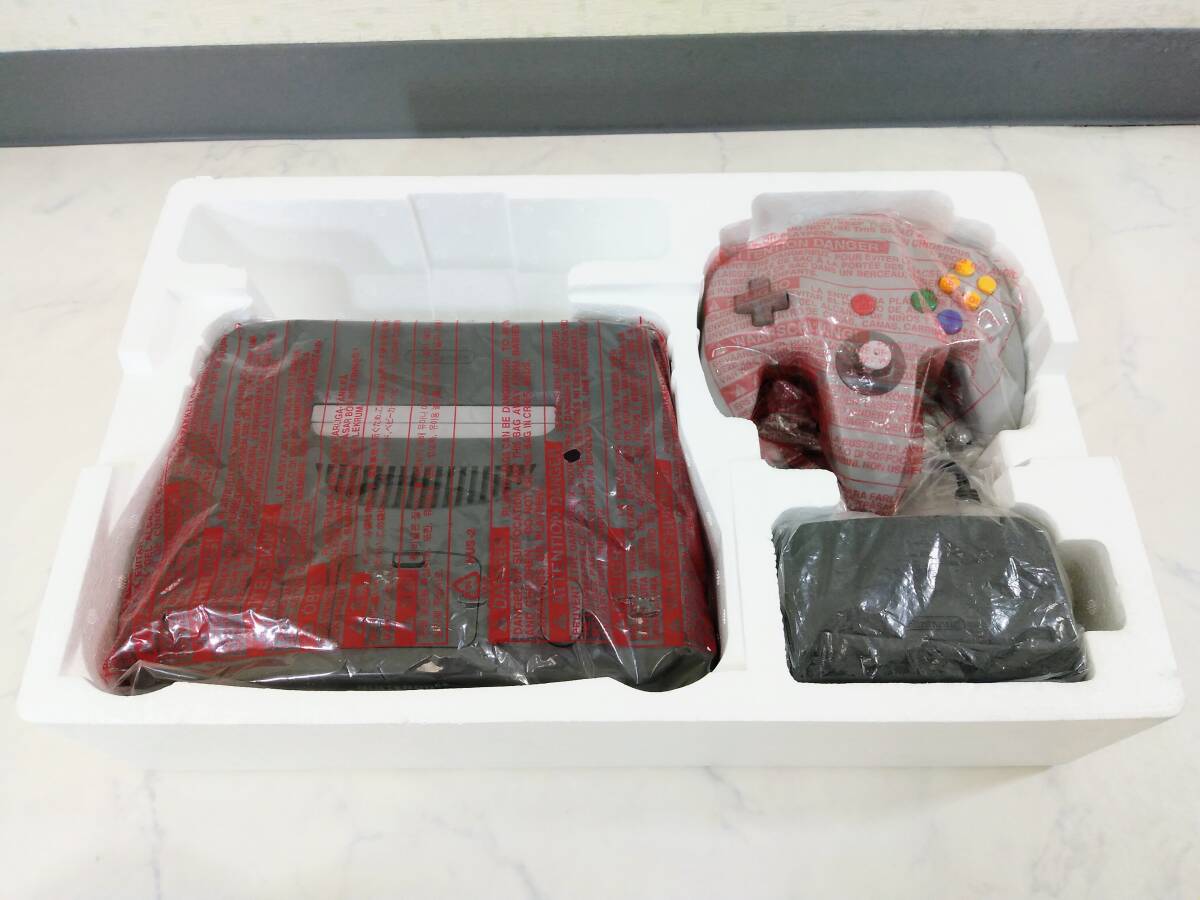 レアストック 未使用 NINTENDO64本体 説明確認必要 !!(本体 レアストック 未使用 NINTENDO64本体 説明確認必要 !!(本体