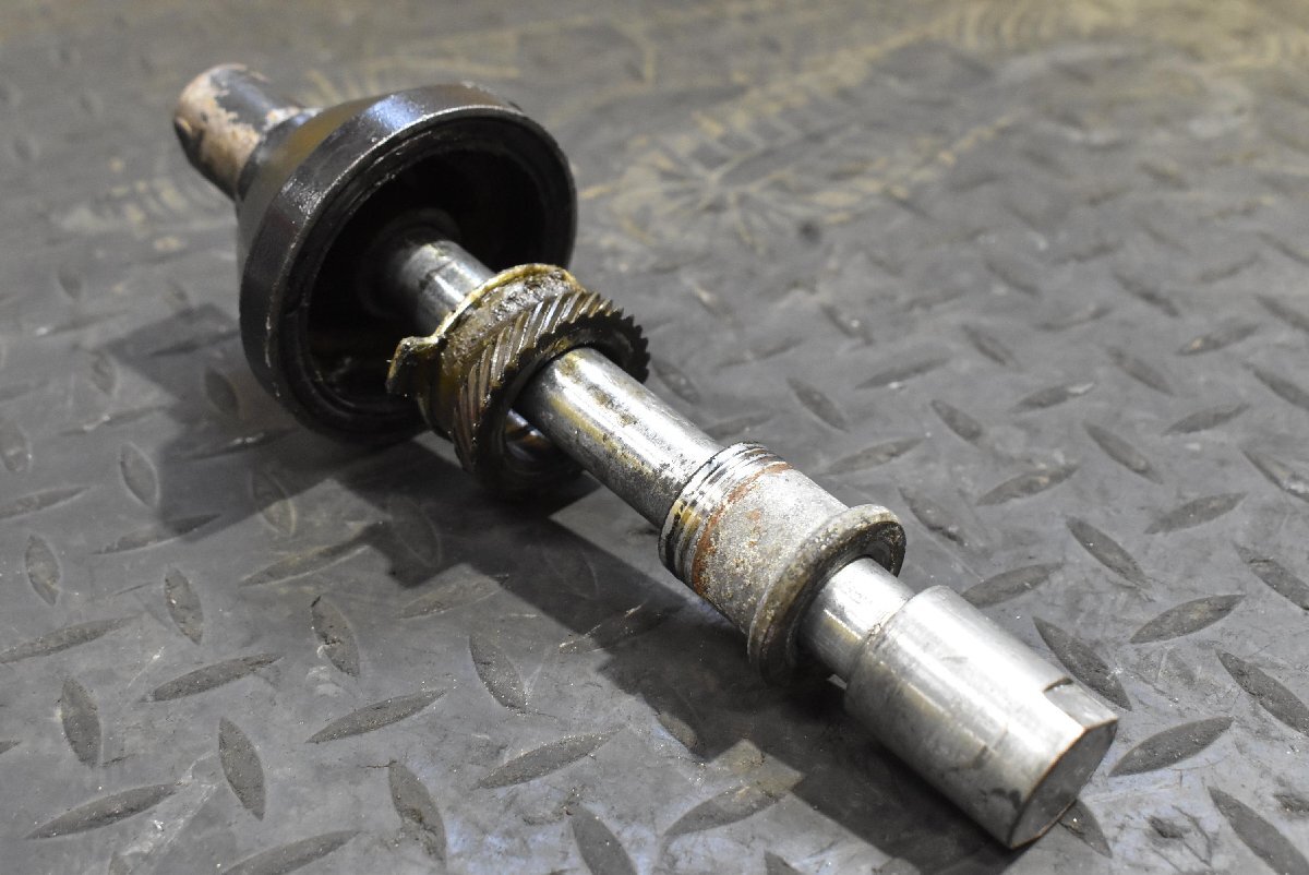 K1195 当時物 純正 Z1 フロントアクスルシャフト メーターギア K1195 当時物 純正 Z1 フロントアクスルシャフト メーターギア