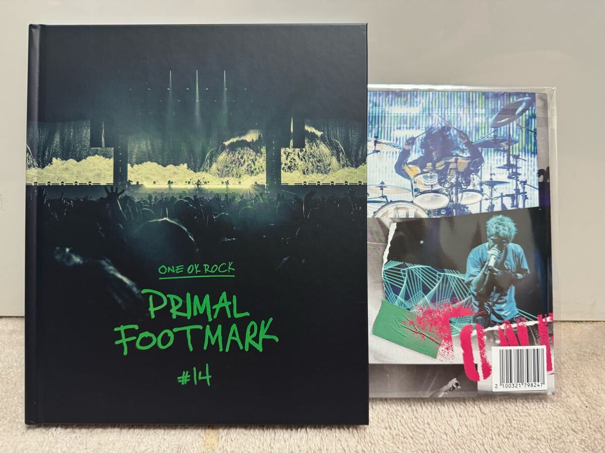 新品同様】ONE OK ROCK PRIMAL FOOTMARK #14 ポスター付 新品同様】ONE OK ROCK PRIMAL FOOTMARK #14 ポスター付
