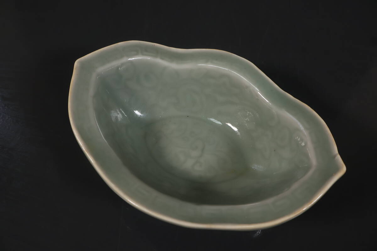 【和】(A2449)　時代古作　江戸　古鍋島青磁鉢　菓子器　平鉢