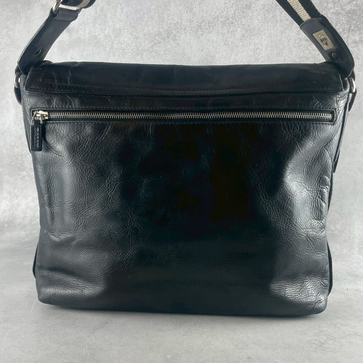 美品 人気モデル】BALLY バリー メッセンジャー ショルダー 美品 人気モデル】BALLY バリー メッセンジャー ショルダー