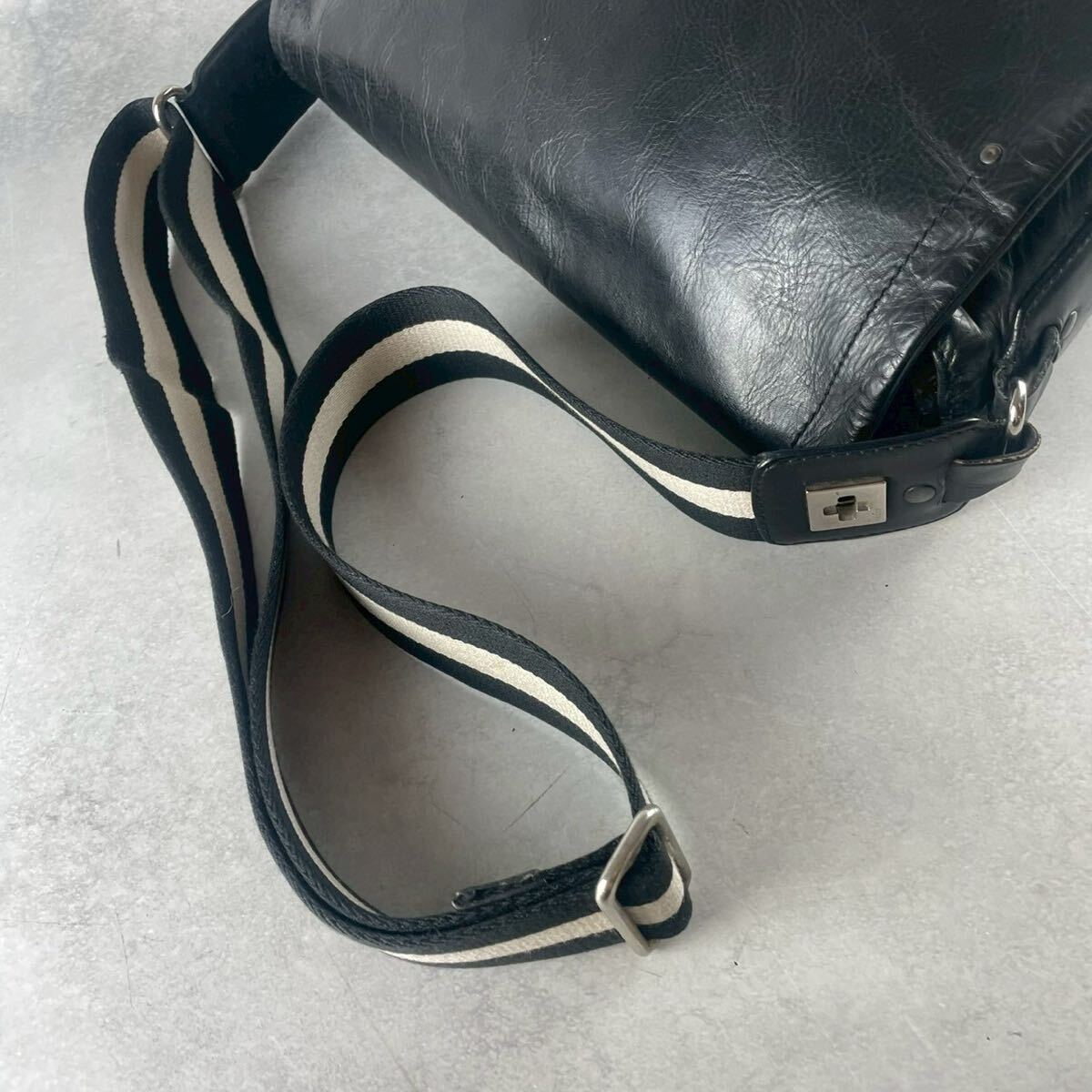 美品 人気モデル】BALLY バリー メッセンジャー ショルダー 美品 人気モデル】BALLY バリー メッセンジャー ショルダー