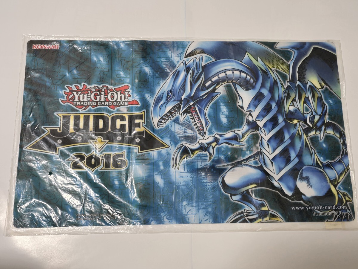 未開封】 遊戯王 2016 judge プレイマット 青眼の白龍 遊戯王OCG 未開封】 遊戯王 2016 judge プレイマット 青眼の白龍 遊戯王OCG