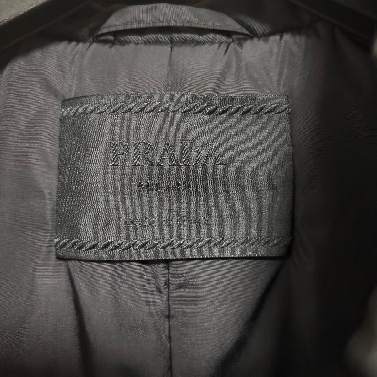 国内正規品】PRADA ブラック 三角ロゴ付き ナイロンステンカラー 国内正規品】PRADA ブラック 三角ロゴ付き ナイロンステンカラー