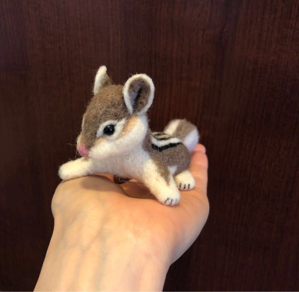 羊毛フェルト ハンドメイド ブローチ シマリス(羊毛フェルト 羊毛フェルト ハンドメイド ブローチ シマリス(羊毛フェルト