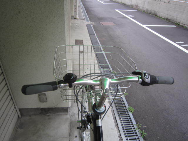 新品アウトレット　ワイドＬＥＤオートライト　３段変速　ステンレスリム?。拢粒潦藰敟伐匹）`サイクル２７インチ