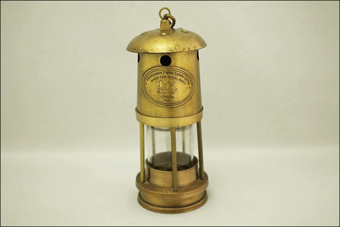 can b Lien фонарь малый z лампа кемпинг уличный MADE FOR ROYAL NAVY LONDON 1920 Laputa интерьер латунь смешанные товары AE542  can b Lien фонарь малый z лампа кемпинг уличный MADE FOR ROYAL NAVY LONDON 1920 Laputa интерьер латунь смешанные товары AE542