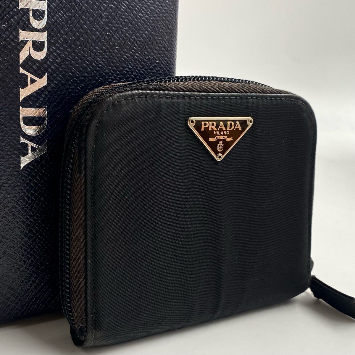 140 【正規品】PRADA プラダ テスートナイロン ラウンド 140 【正規品】PRADA プラダ テスートナイロン ラウンド