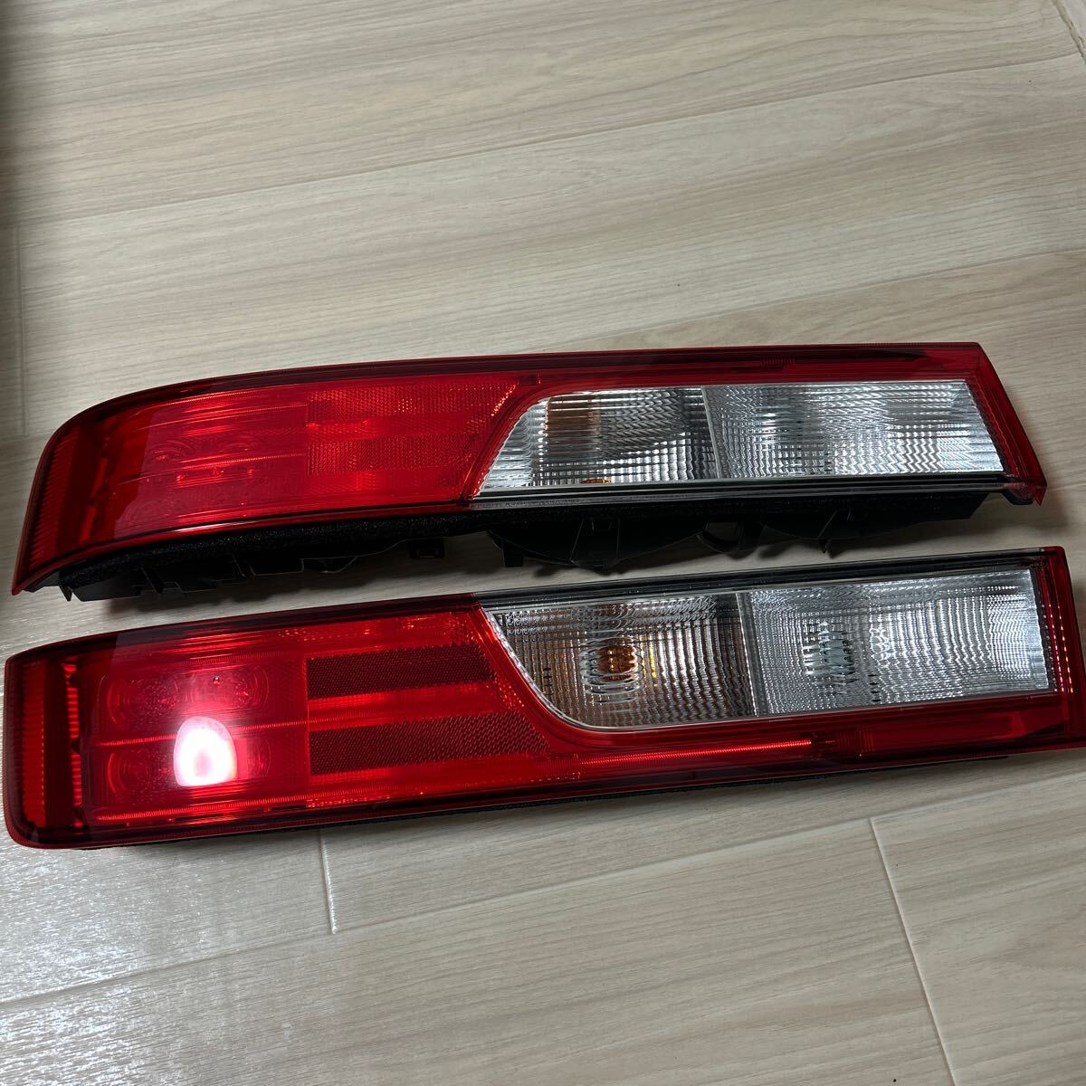 エブリイ DA17w 純正テールランプ DA17V テール テールランプ エブリイ DA17w 純正テールランプ DA17V テール テールランプ