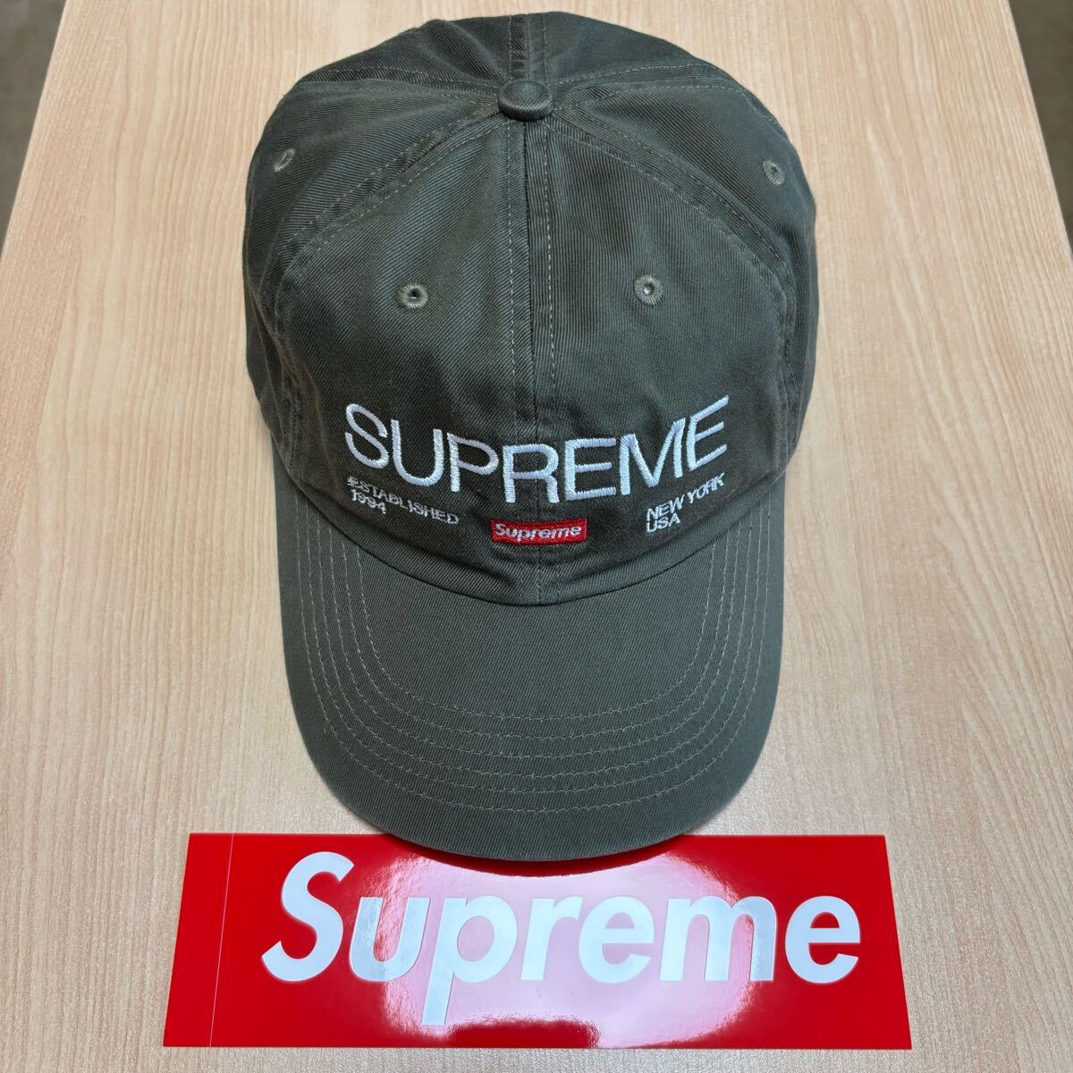 21fw Supreme Est 1994 6-Panel Olive タグ ステッカー付 21fw Supreme Est 1994 6-Panel Olive タグ ステッカー付