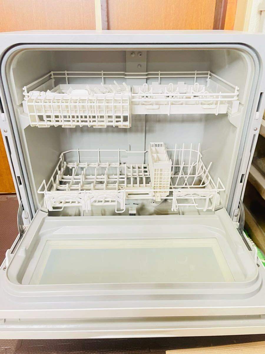 Panasonic パナソニック 電気食器洗い乾燥機 NP-TH4-W 2022年製 Panasonic パナソニック 電気食器洗い乾燥機 NP-TH4-W 2022年製