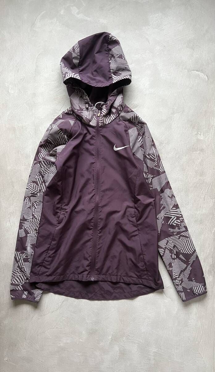 NIKE ナイキ リフレクティブプリントパーカージャケット NIKE ナイキ リフレクティブプリントパーカージャケット