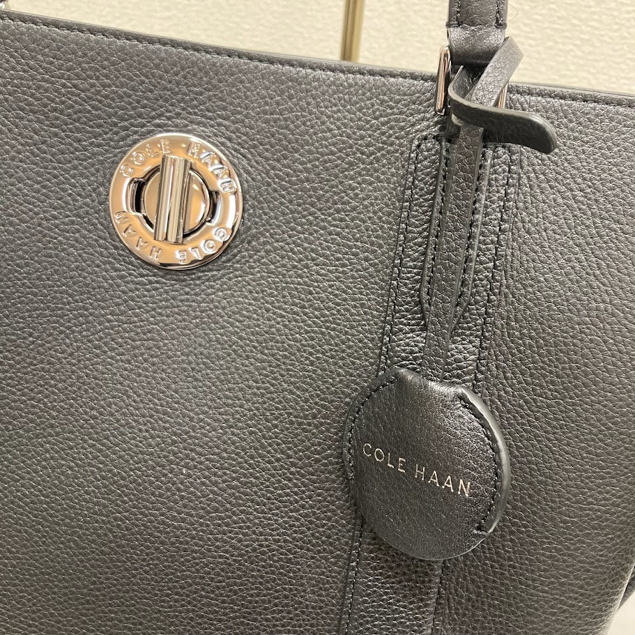 COLE HAAN コールハーン　GRAND SERIES グランドシリーズ　レザー　ターンロック　トートバッグ　ミニポーチ付き　ブラック