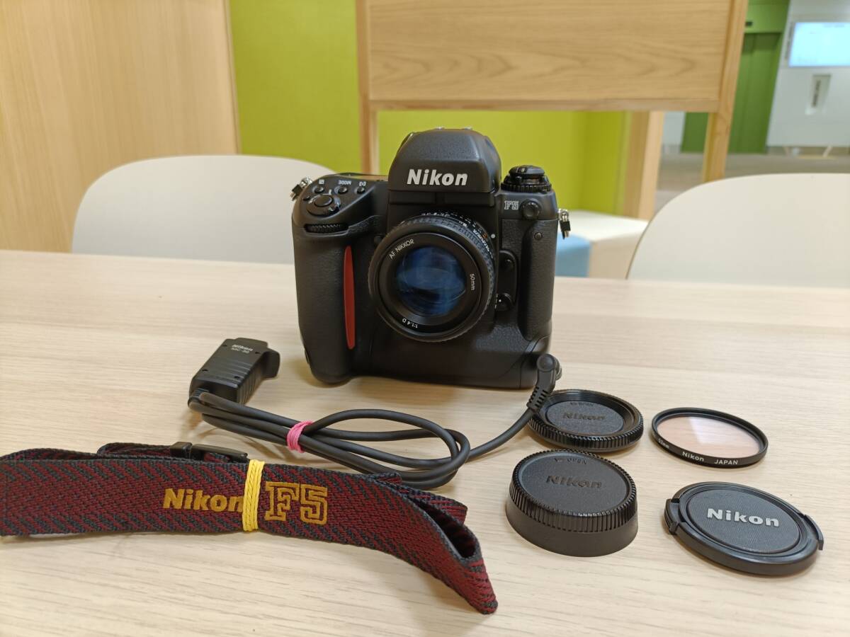 動作確認済・美品】 Nikon F5 フィルムカメラ + AF NIKKOR 50mm 動作確認済・美品】 Nikon F5 フィルムカメラ + AF NIKKOR 50mm