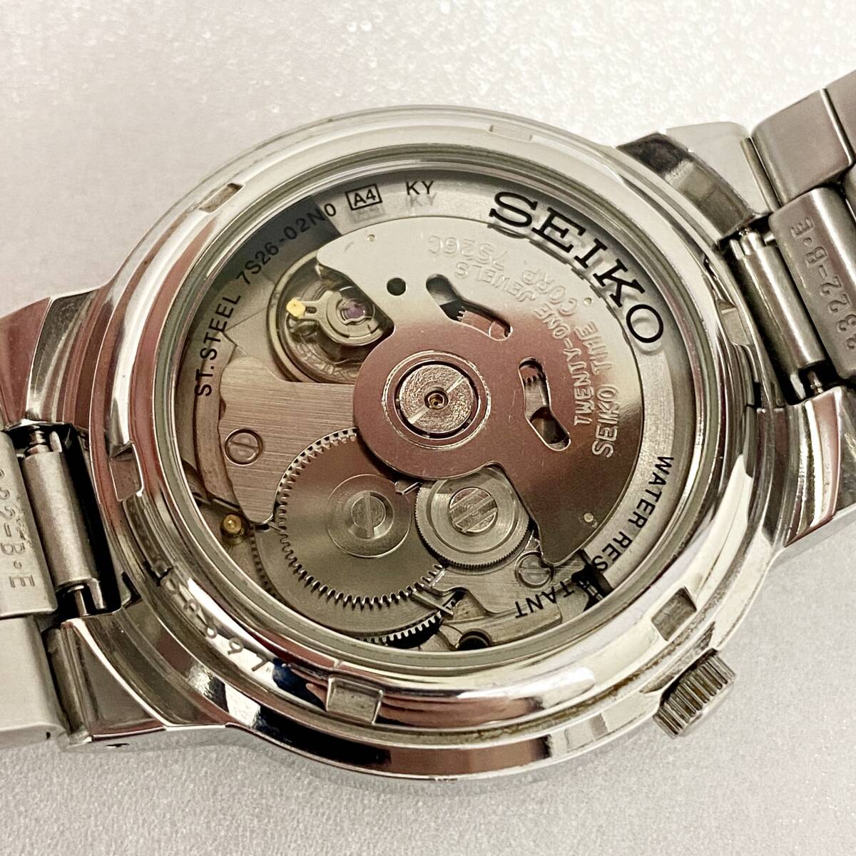 ジャンク品】 SEIKO5 腕時計 21石 7S26-02N0 黒文字盤 ジャンク品】 SEIKO5 腕時計 21石 7S26-02N0 黒文字盤