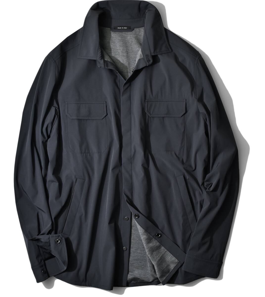 38,7万【ZEGNA ゼニア 新品】シャツ感覚で軽快に羽織れる 38,7万【ZEGNA ゼニア 新品】シャツ感覚で軽快に羽織れる