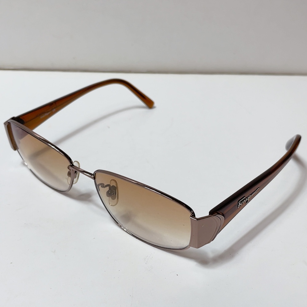  бесплатная доставка быстрое решение б/у товар * Ferragamo женский солнцезащитные очки 1167 оттенок золота светло-коричневый тон раз нет 