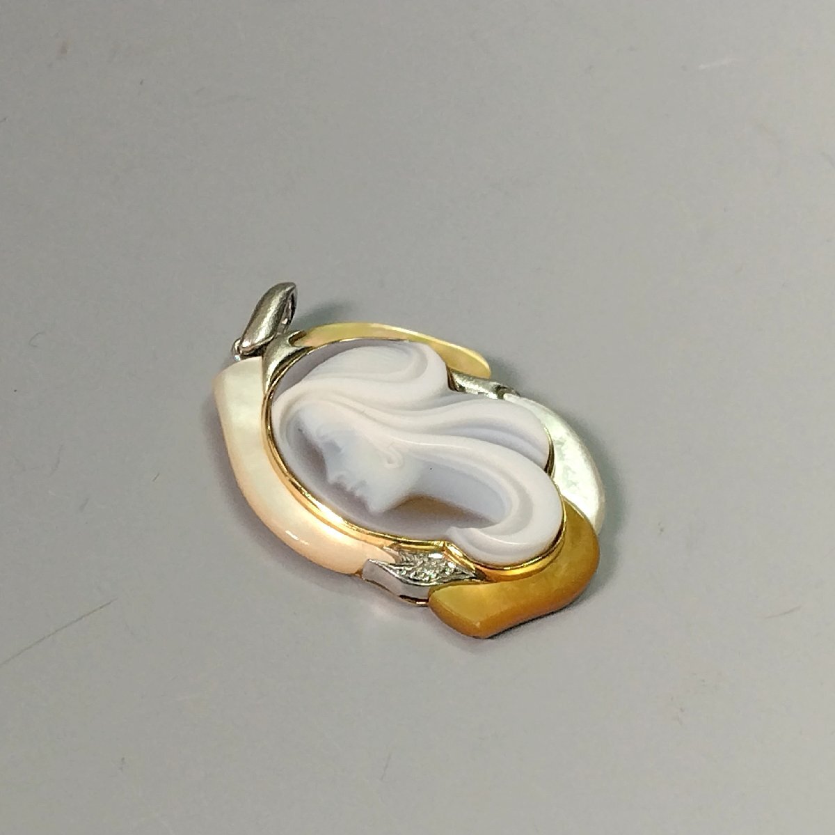 お買い得◇◇現代シェルカメオk18/ Pt900 0.01ctダイヤモンド付 お買い得◇◇現代シェルカメオk18/ Pt900 0.01ctダイヤモンド付
