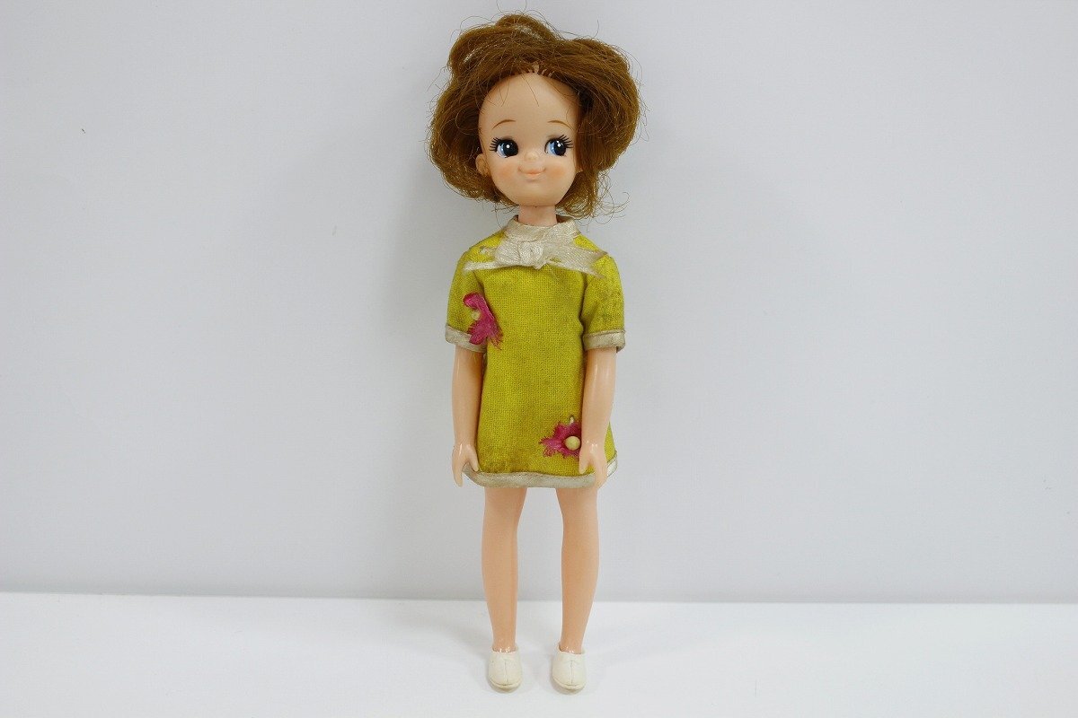 クリスマスファッション TAKARA タカラ リカちゃん いづみちゃんの妹 くるみちゃん 着せ 人形