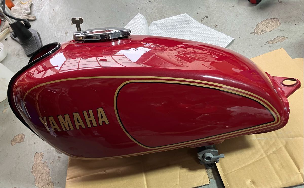 ヤマハ sr400 sr500 初期 2h6 2j2 ナロータンク 凹み無し 綺麗 ヤマハ sr400 sr500 初期 2h6 2j2 ナロータンク 凹み無し 綺麗
