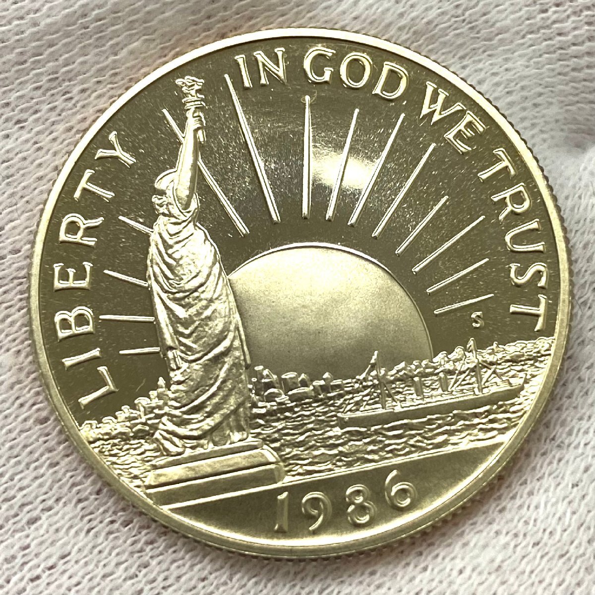 リバティコイン2枚セットLIBERTY COINS 自由の女神 1886-1986