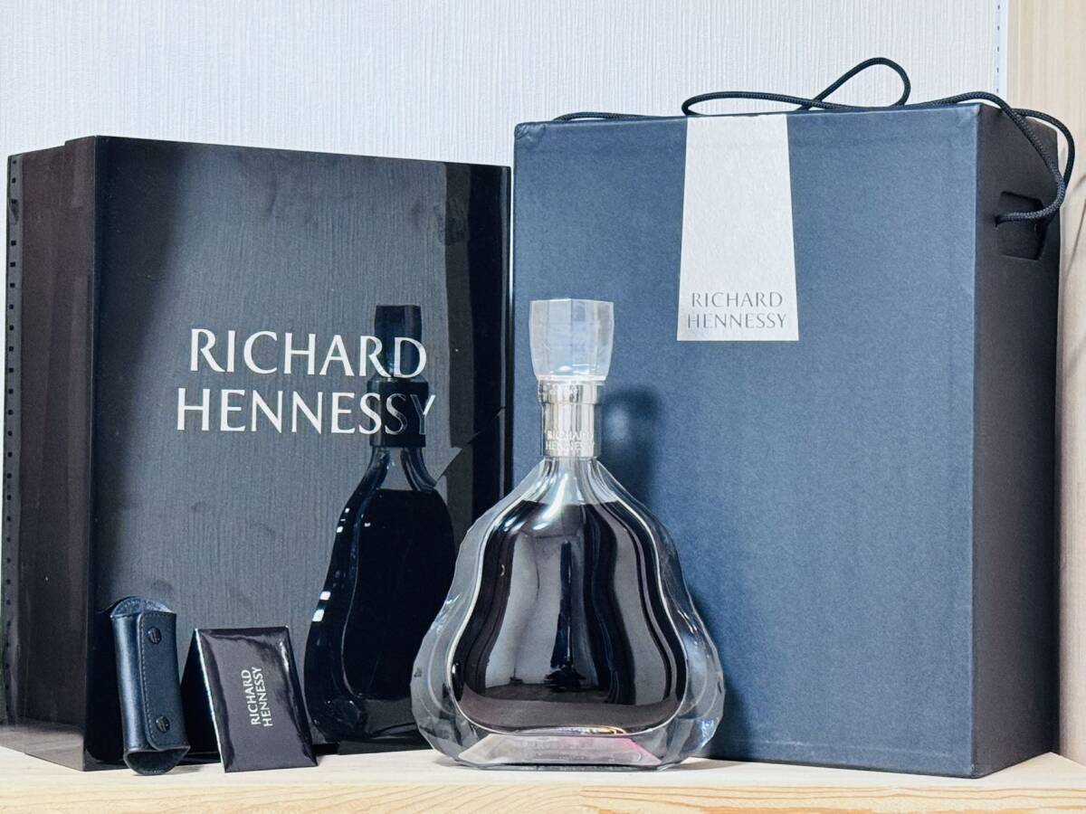 ヘネシー リシャール Hennessy Richard 700ml 現行ボトル ヘネシー リシャール Hennessy Richard 700ml 現行ボトル
