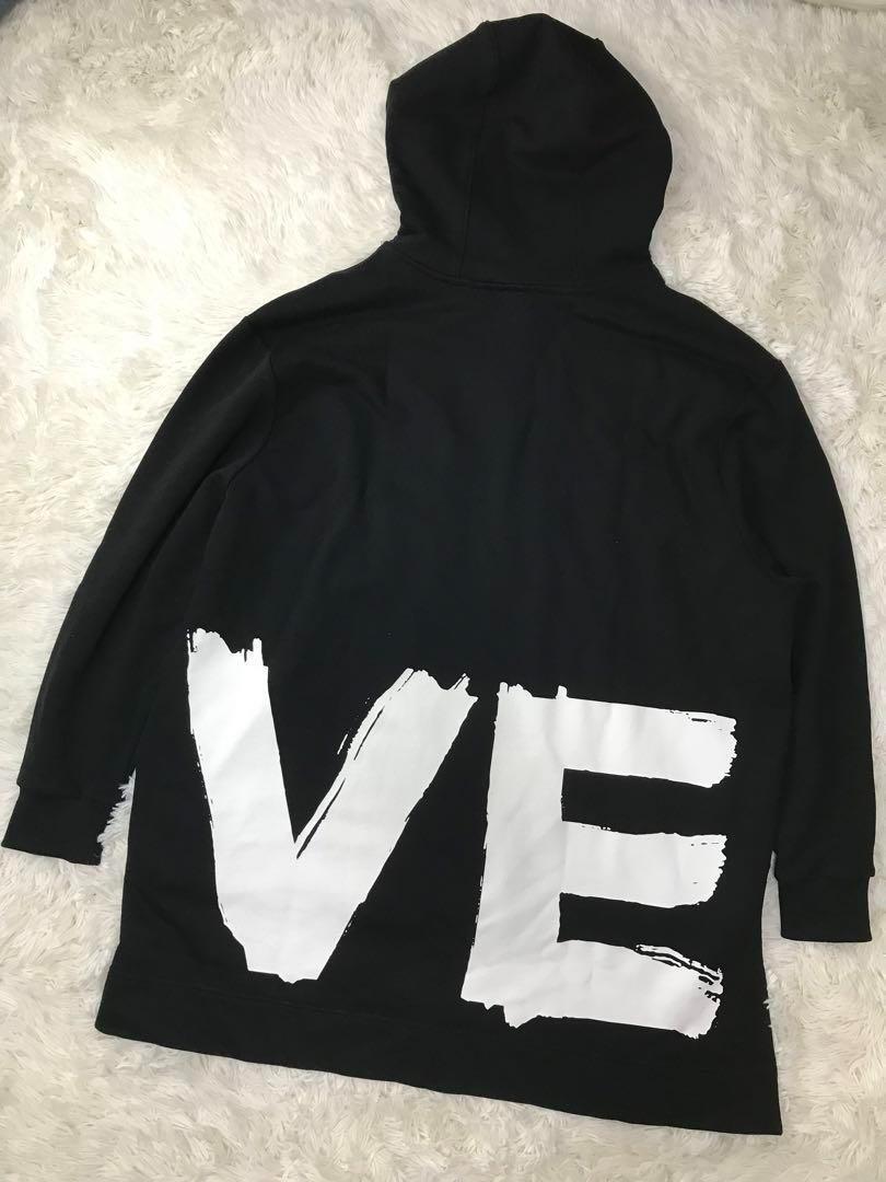 希少 レア BURBERRY バーバリー LOVEパーカー Mサイズ(日本人L 希少 レア BURBERRY バーバリー LOVEパーカー Mサイズ(日本人L