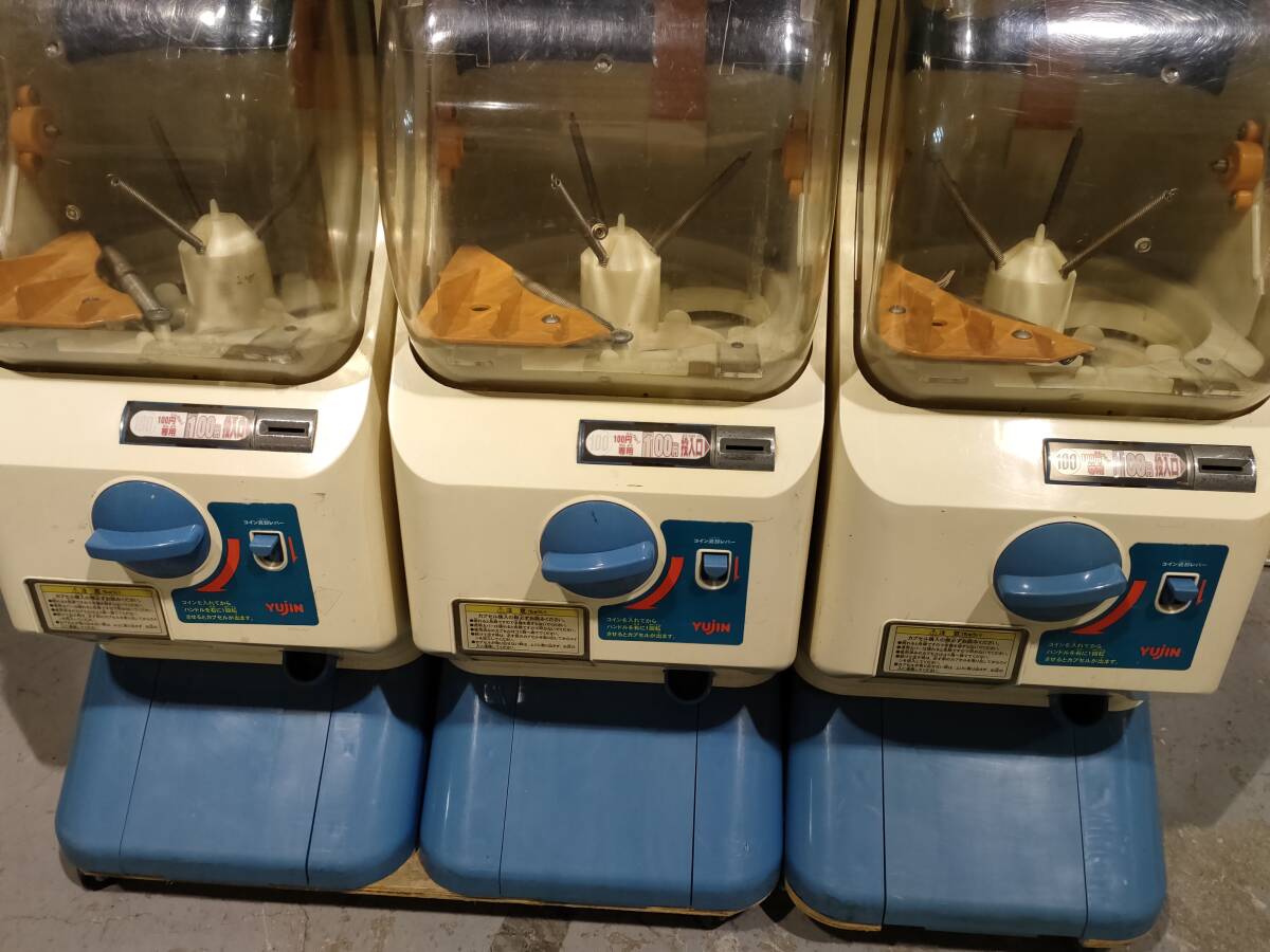 YUJINユージン☆ガチャガチャ本体(筐体)・ガシャポン YUJINユージン☆ガチャガチャ本体(筐体)・ガシャポン