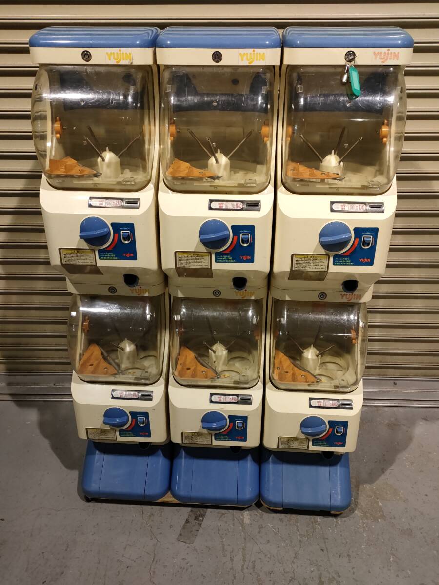 YUJINユージン☆ガチャガチャ本体(筐体)・ガシャポン YUJINユージン☆ガチャガチャ本体(筐体)・ガシャポン