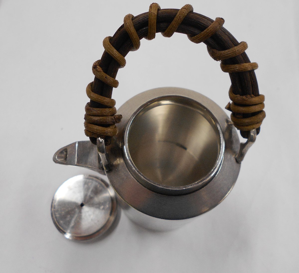 岩切美巧堂 薩摩 岩切 正錫製 茶筒 茶入 茶壷 酒器 お猪口 岩切美巧堂 薩摩 岩切 正錫製 茶筒 茶入 茶壷 酒器 お猪口