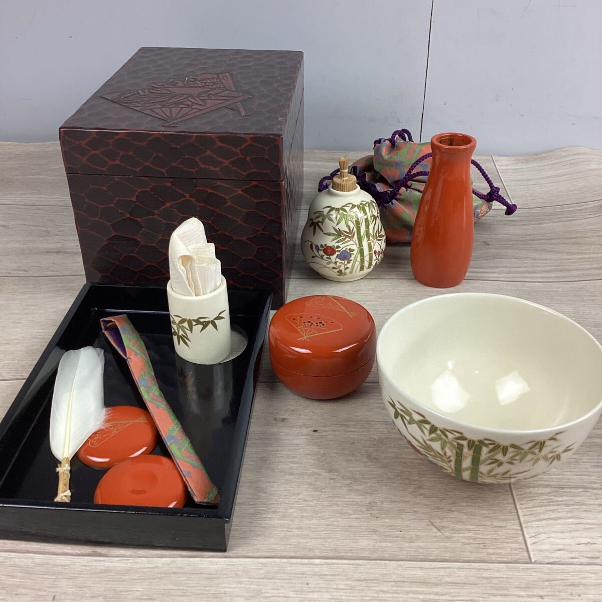 Y34132 茶道具一式 茶箱 昌山 抹茶碗 茶筅 茶巾筒 茶杓 振り出し