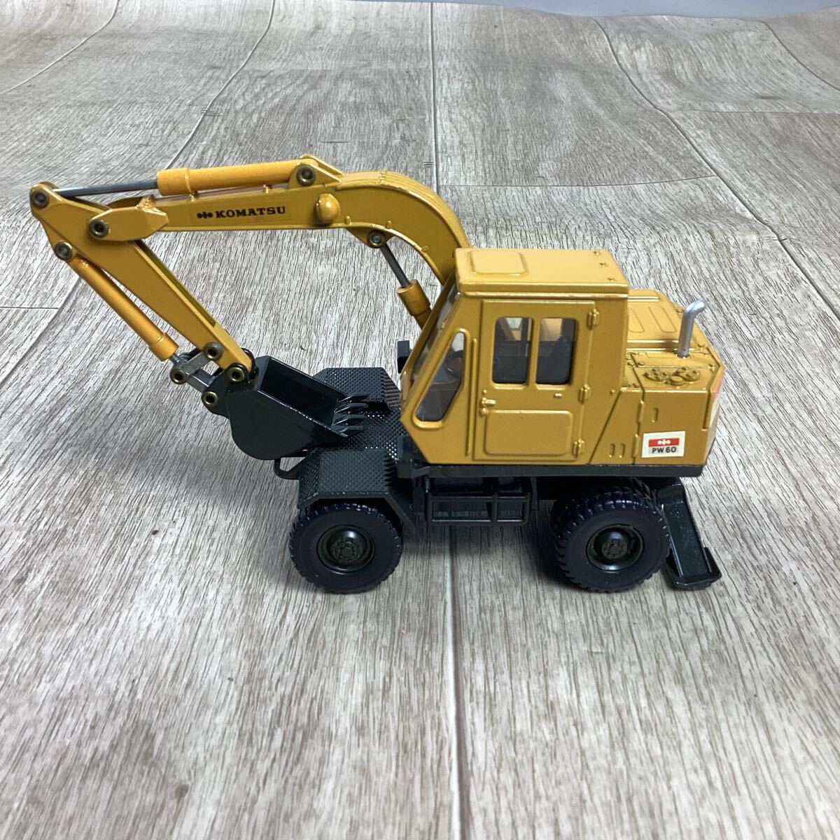o43116 ダイアペット K-51 コマツホイール式パワーショベル PW60 o43116 ダイアペット K-51 コマツホイール式パワーショベル PW60