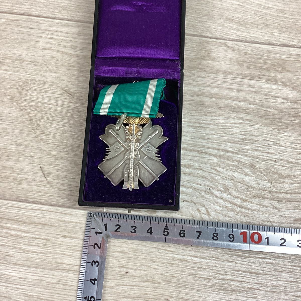 k4370 金鵄勲章 7級 専用ケース 箱付 きんしくんしょう 勲章 k4370 金鵄勲章 7級 専用ケース 箱付 きんしくんしょう 勲章