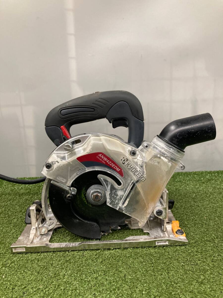 【中古品】【0926】KYOCERA(京セラ) 電子集じん丸ノコ ANW422EDM　ITMNEVICWWRK