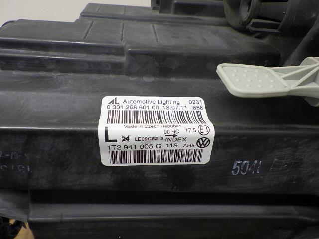 VW ゴルフトゥーラン 　1TCAV 左ヘッドランプ　ライト　レンズ　 LB9A AL 1T2941005G