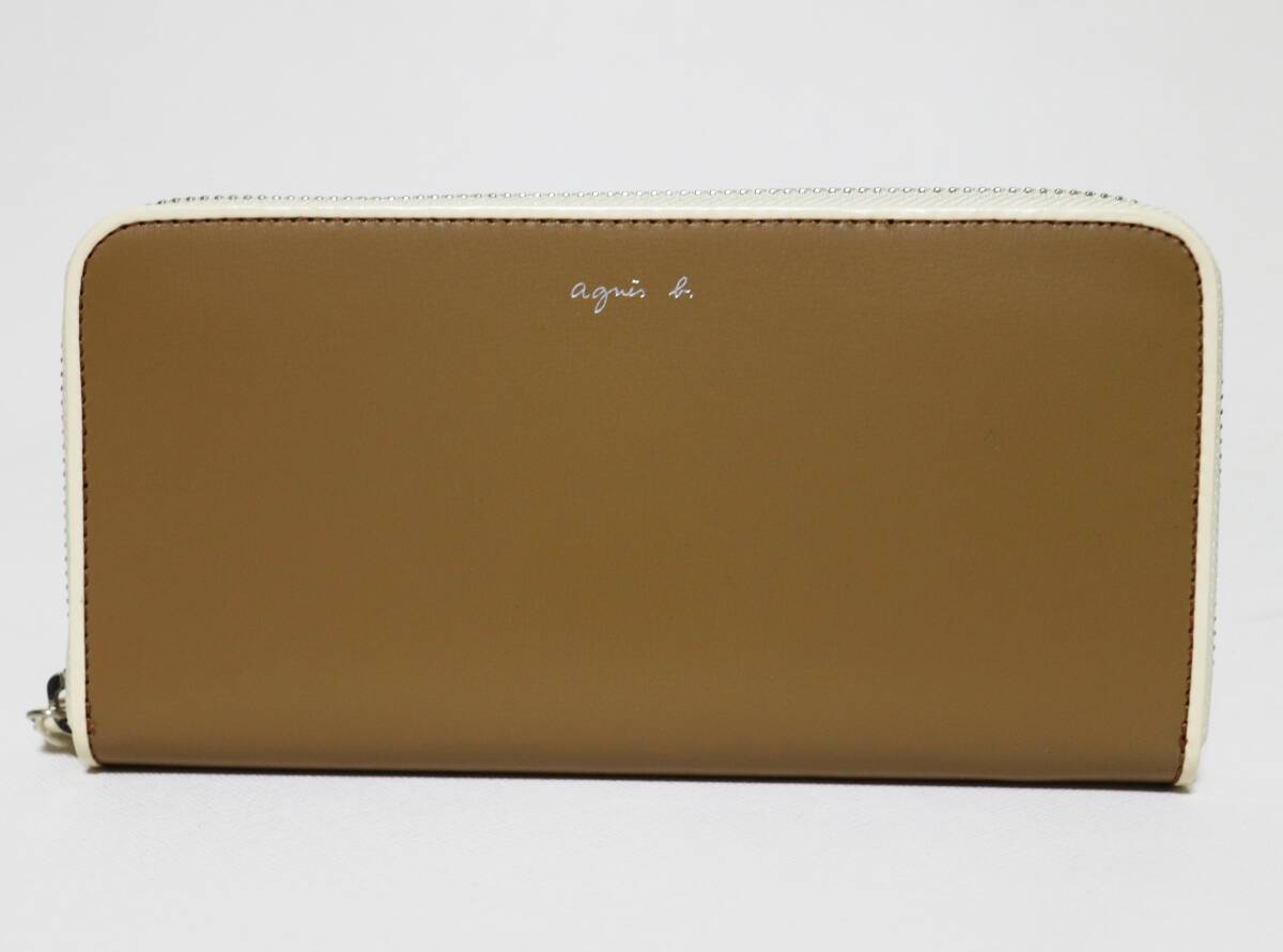 agnes b アニエスベー》箱付新品 ポケット多数 型押しレザー agnes b アニエスベー》箱付新品 ポケット多数 型押しレザー